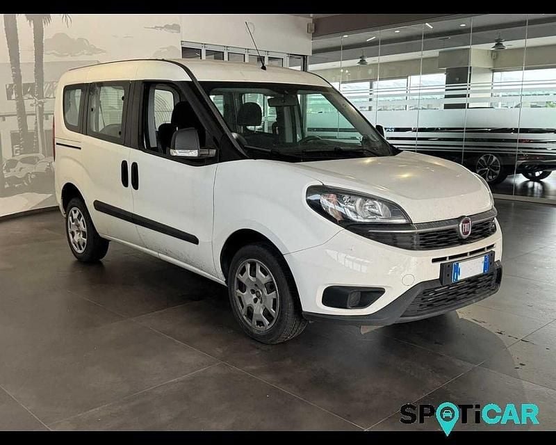 Usata Fiat Doblò Easy 120 CV (88 kW) 2019 Bianco Monovolume