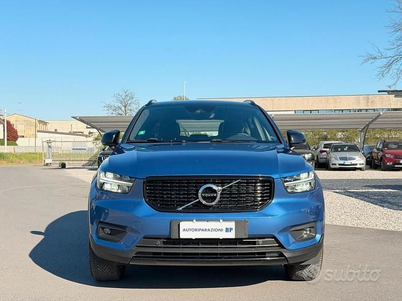 Usata Volvo XC40 R-Design 190 CV (139 kW) 2018 Blu/azzurro SUV