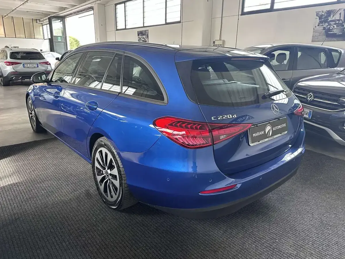 Usata Mercedes C220 Business 200 CV (147 kW) 2022 Blu/azzurro Station wagon