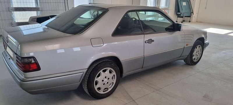 Usata Mercedes E200 136 CV (100 kW) 1995 Argento Coupé