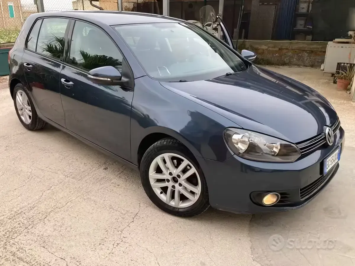 Usata VW Golf VI 105 CV (77 kW) 2011 Utilitaria