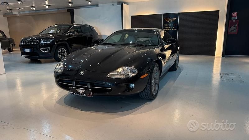 Usata Jaguar XK8 284 CV (208 kW) 1998 Nero Coupé