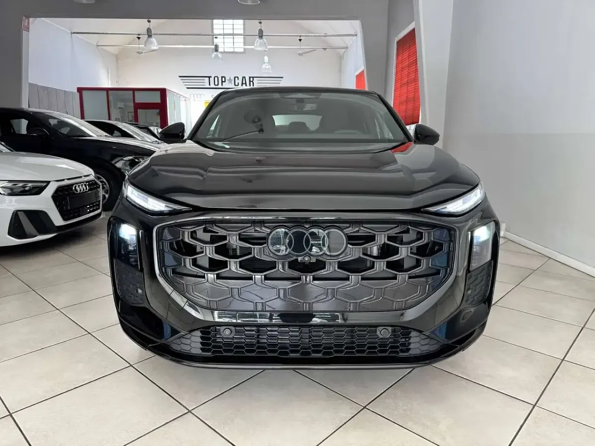 Nuova Audi Q3 Sportback S-Line 150 CV (110 kW) 2026 Nero mythos metallizzato SUV