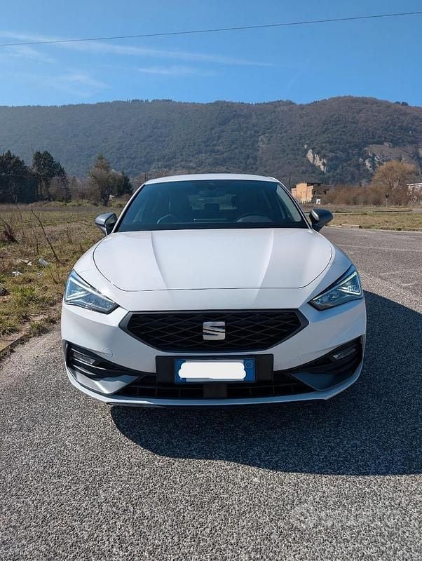 Gebraucht Seat Leon FR 110 PS (80 kW) 2022 Weiß Limousine