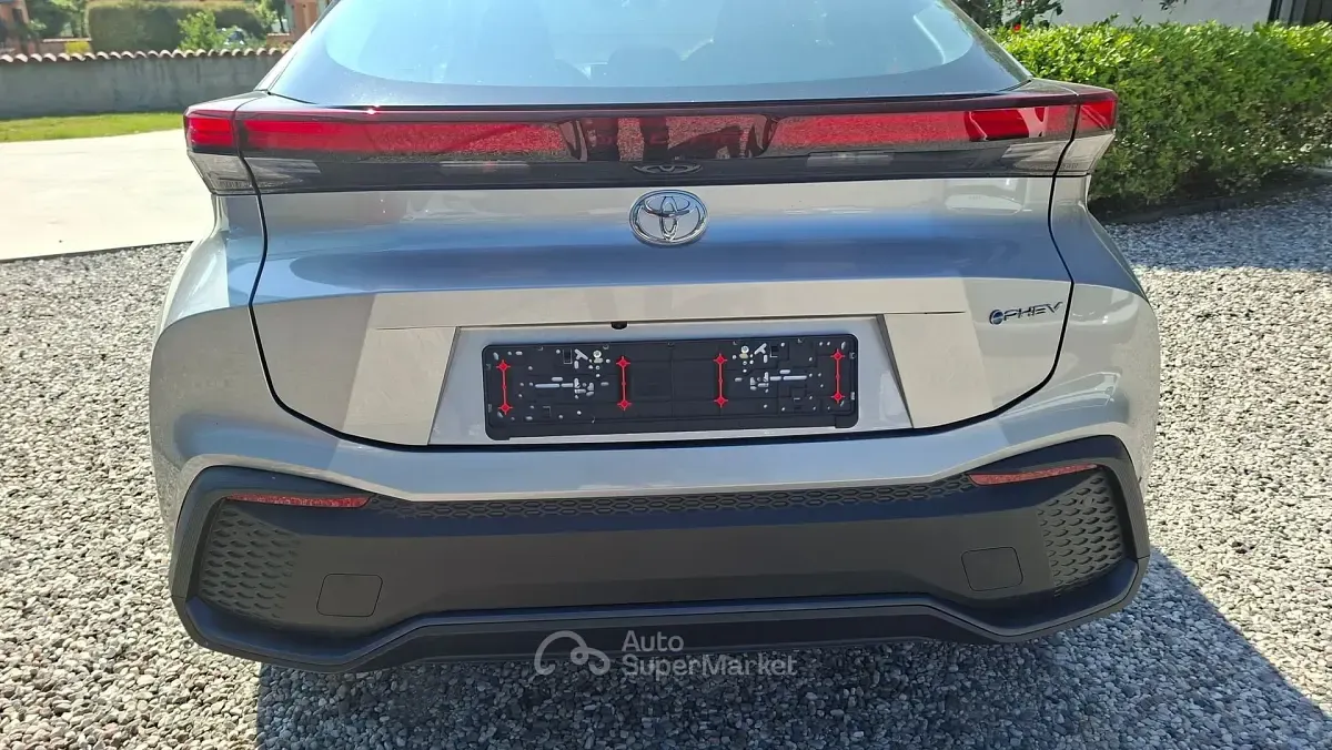 Nuova Toyota C-HR 220 CV (161 kW) 2026 Gray SUV