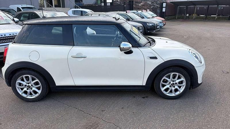 Usata Mini Cooper D 111 CV (81 kW) 2014 Bianco Utilitaria