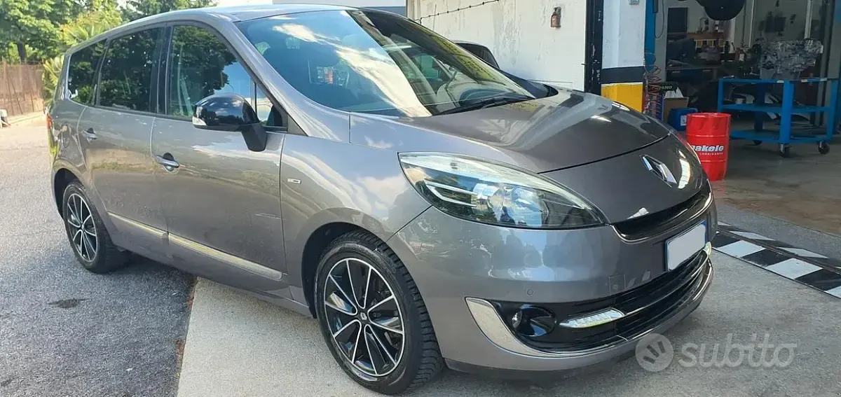 Brugt Renault Scénic III Bose Edition 130 HK (95 kW) 2012 Grå MPV