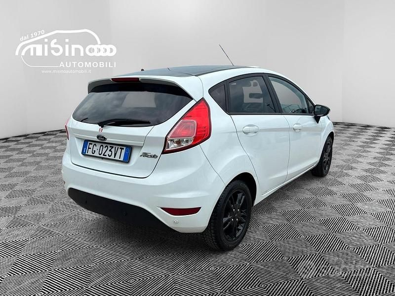 Usata Ford Fiesta 75 CV (55 kW) 2017 Bianco Berlina