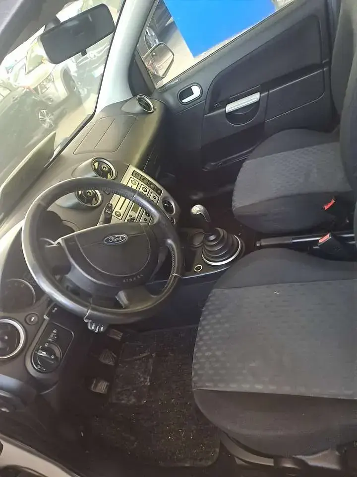 Usata Ford Fiesta Titanium 75 CV (55 kW) 2006 Other Utilitaria