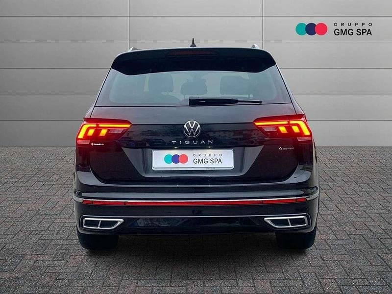 Usata VW Tiguan R-line 150 CV (110 kW) 2021 Nero SUV
