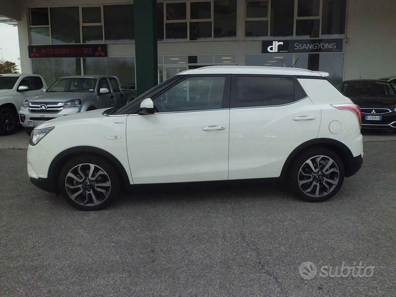 Bianco Usata 2016 Ssangyong (KGM) Tivoli SUV | 9900 € (Buon prezzo) - Immagine 1/4