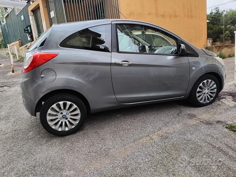 Usata Ford Ka 75 CV (55 kW) 2012 Grigio Utilitaria