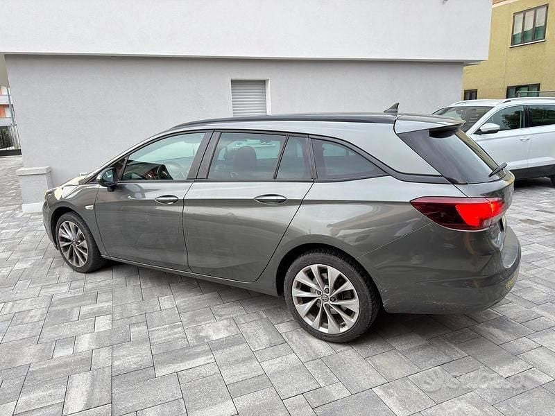Usata Opel Astra 136 CV (100 kW) 2018 Grigio Station wagon