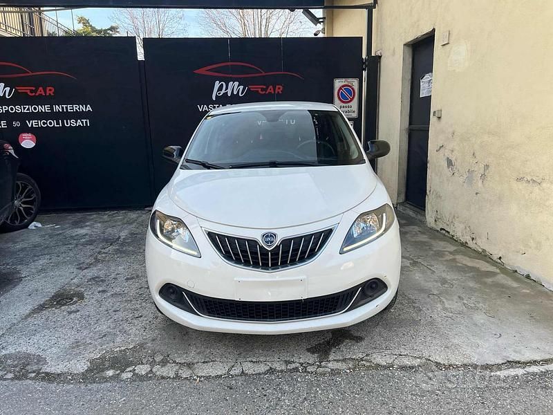 Usata Lancia Ypsilon S 69 CV (50 kW) 2022 Bianco Utilitaria