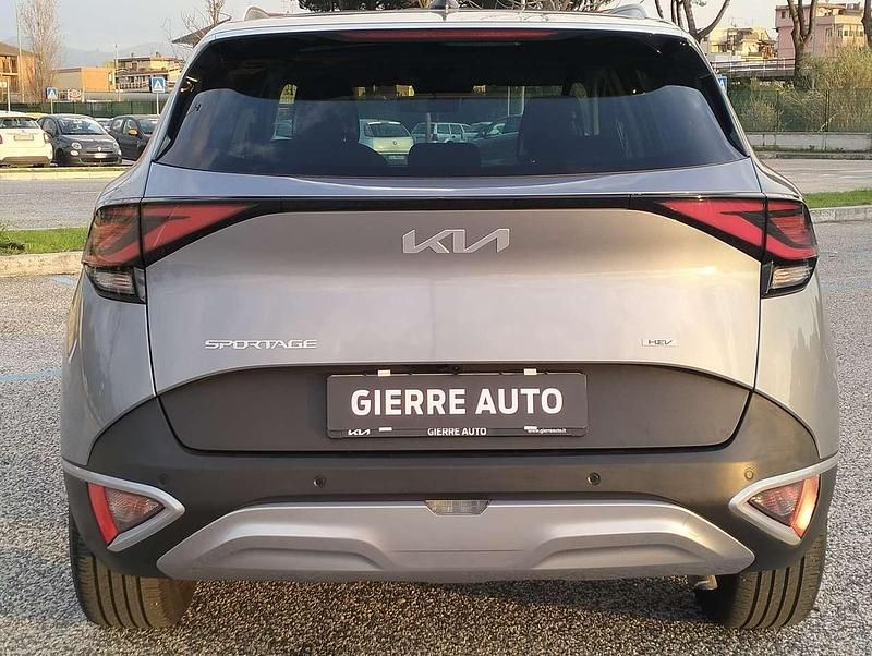 Usata Kia Sportage Style 230 CV (169 kW) 2023 Lunar silver SUV