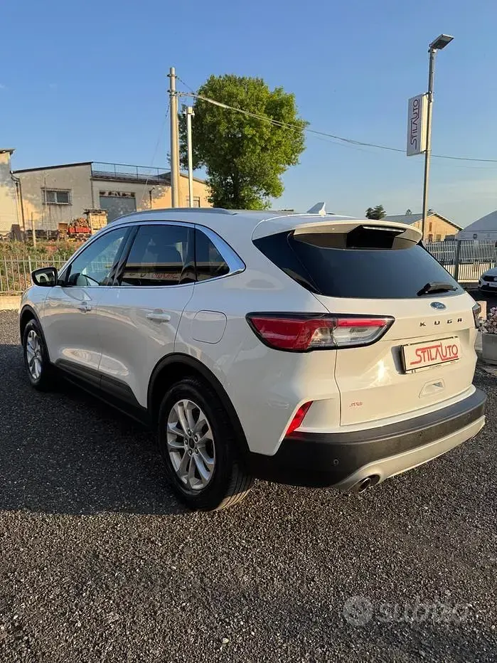 Usata Ford Kuga Titanium 120 CV (88 kW) 2021 Bianco SUV