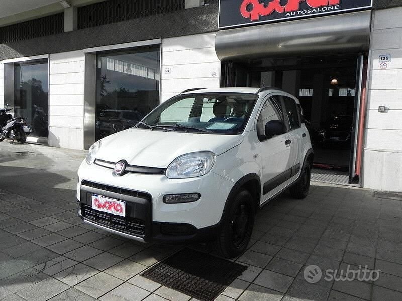 Usata Fiat Panda 4x4 S 85 CV (62 kW) 2019 Bianco Utilitaria