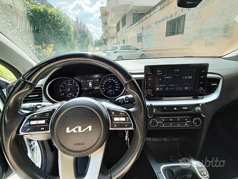 Usata Kia XCeed Turbo 120 CV (88 kW) 2022 Bianco SUV