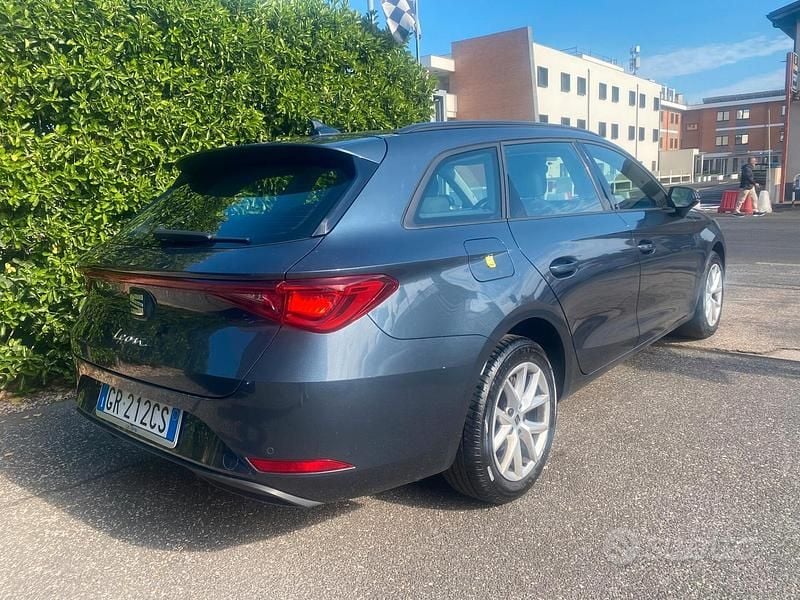 Usata Seat Leon Style 116 CV (85 kW) 2023 Grigio Station wagon