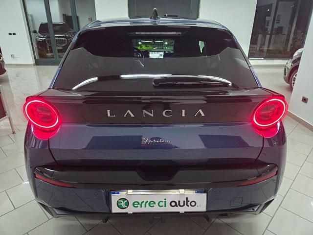 Nuova Lancia Ypsilon 101 CV (74 kW) 2025 Blu Utilitaria