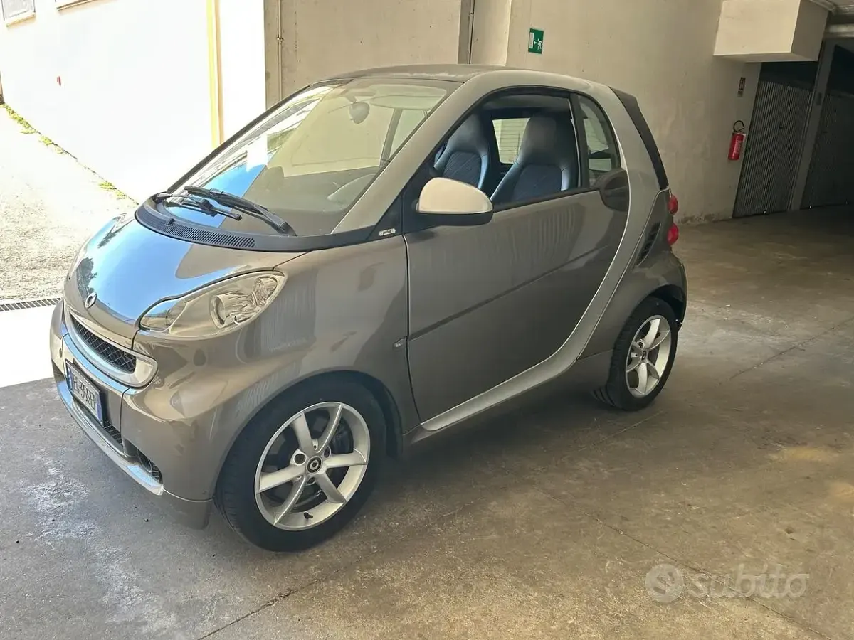 Usata Smart ForTwo Coupé Pulse 71 CV (52 kW) 2011 Grigio Coupé