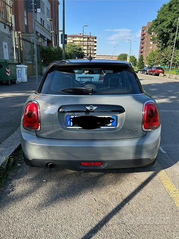 Usado Mini Cooper 136 HP (100 kW) 2017 Cinzento Citadino