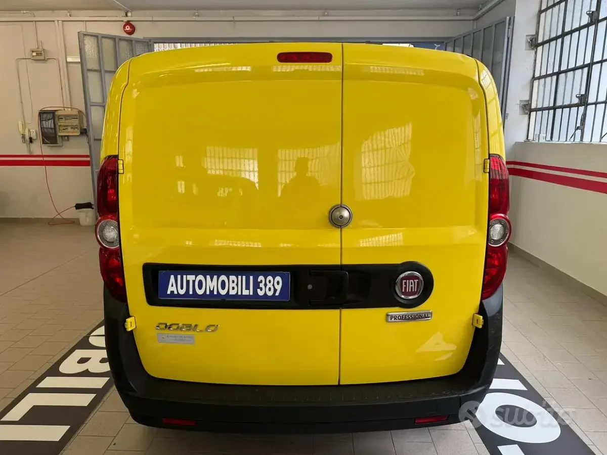 Usata Fiat Doblò 95 CV (69 kW) 2019 Giallo Monovolume