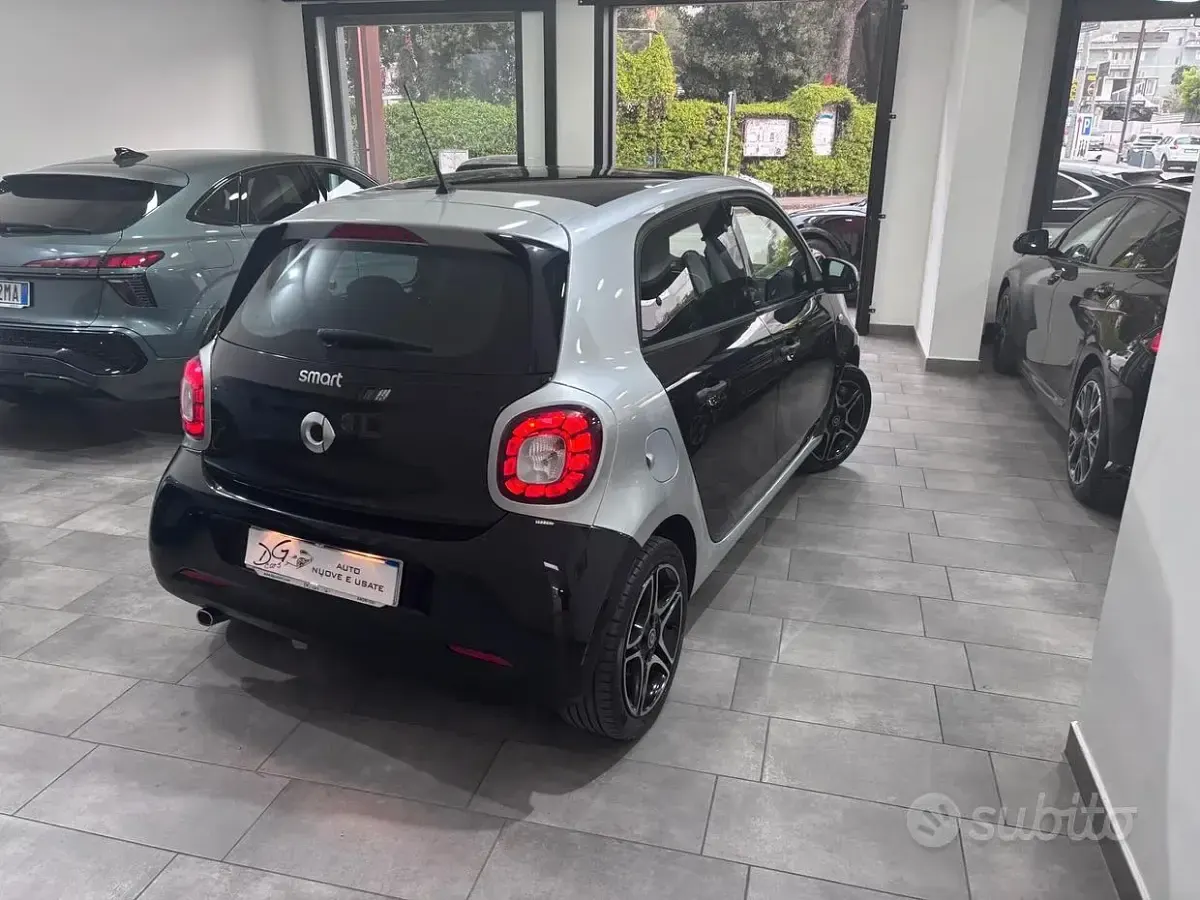 Usata Smart ForFour Passion 90 CV (66 kW) 2017 Nero Utilitaria
