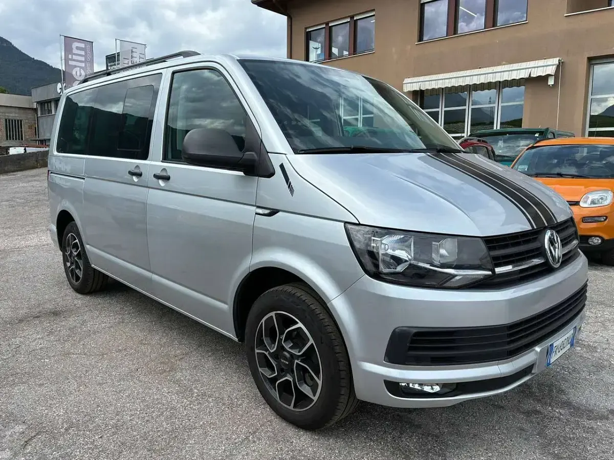 Usata VW Multivan Comfortline 150 CV (110 kW) 2017 Argento Monovolume