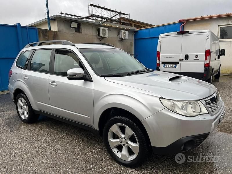 Usata Subaru Forester 2011 Grigio SUV