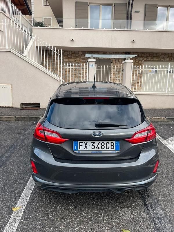 Usata Ford Fiesta ST-Line 101 CV (74 kW) 2019 Grigio Berlina