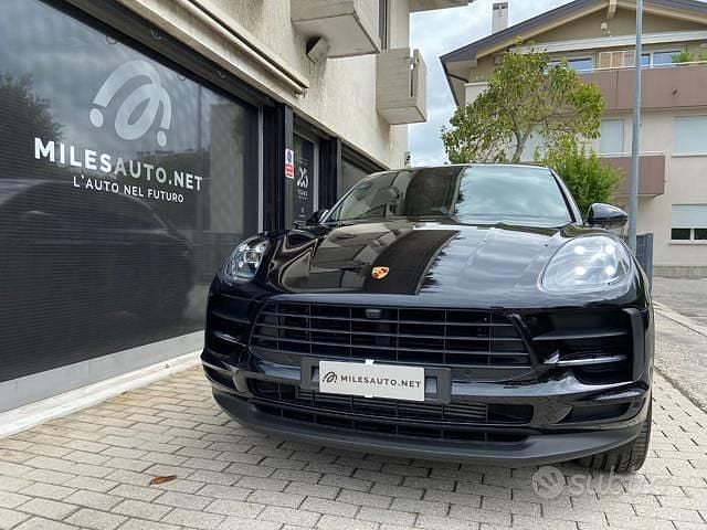 Nero Usata 2021 Porsche Macan SUV | 50.890 € (Ottimo prezzo) - Immagine 1/4