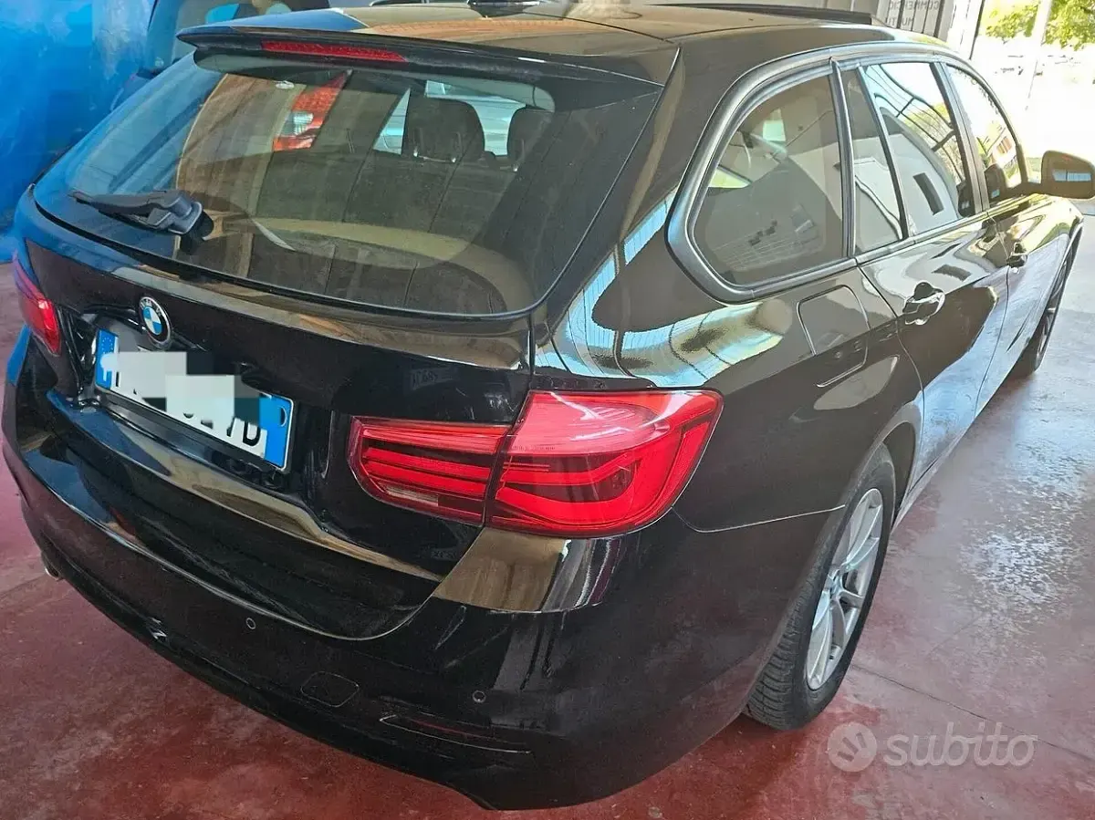 Usata BMW 318 150 CV (110 kW) 2017 Nero Station wagon
