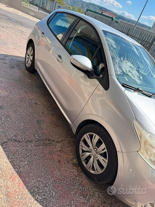Usata Peugeot 208 2014 Grigio Utilitaria