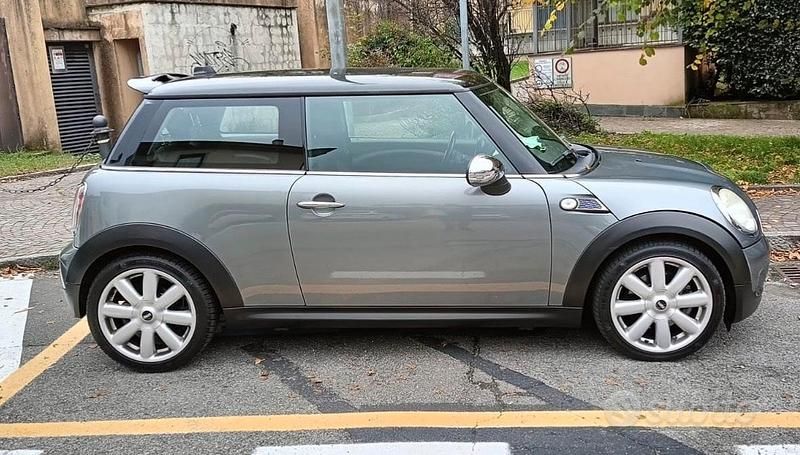 Usata Mini Cooper S 174 CV (127 kW) 2010 Grigio Utilitaria
