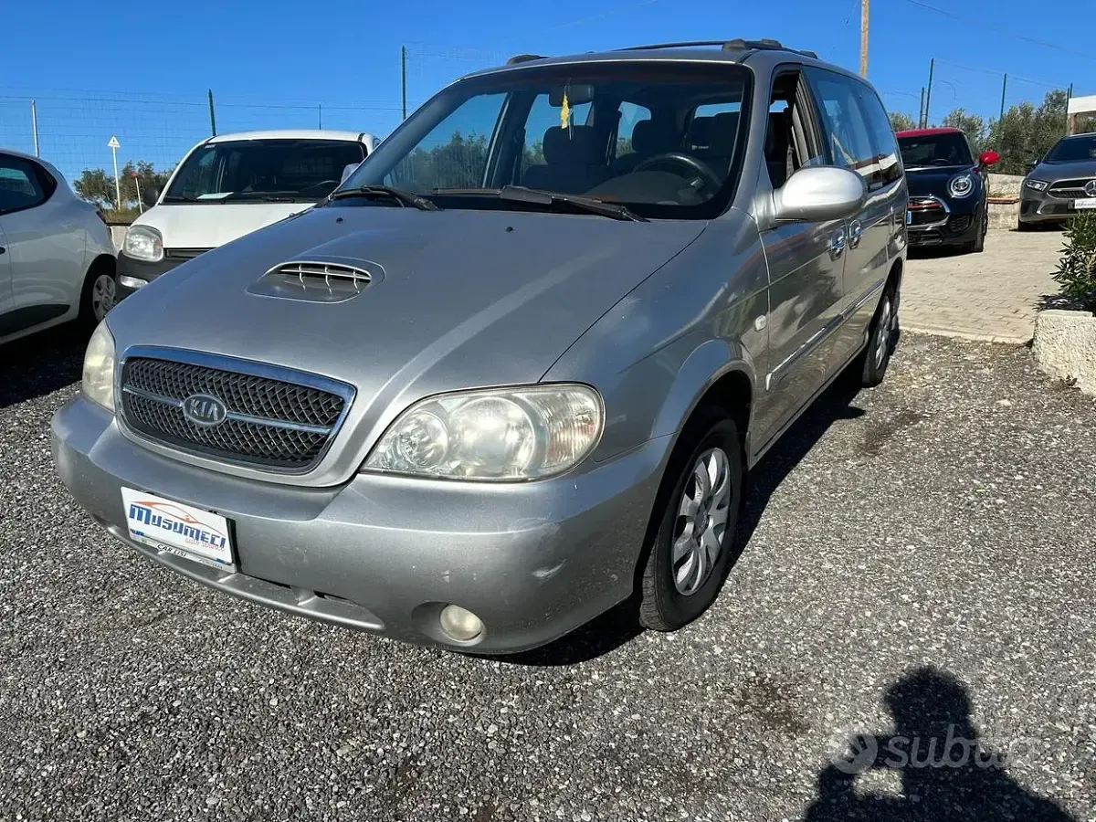 Usata Kia Carnival Family 145 CV (106 kW) 2006 Grigio Monovolume