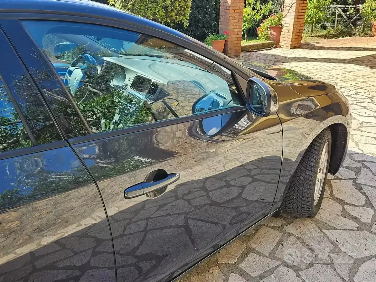 Usata Volvo V60 136 CV (100 kW) 2012 Grigio Station wagon