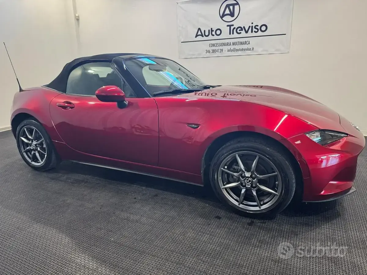 Usata Mazda MX5 Exceed 132 CV (97 kW) 2021 Rosso Cabrio