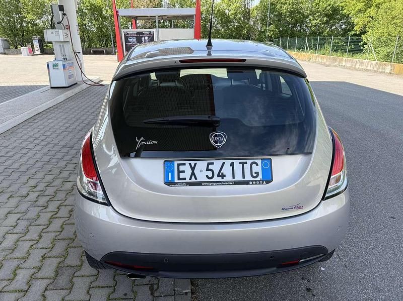 Usata Lancia Ypsilon Silver 69 CV (50 kW) 2015 Bronzo Utilitaria