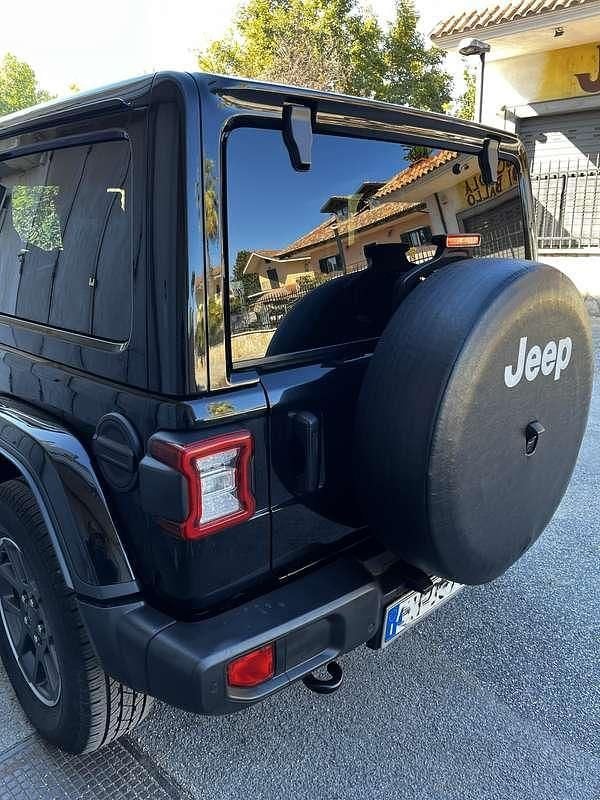 Usado Jeep Wrangler Sahara 272 HP (200 kW) 2021 Preto SUV