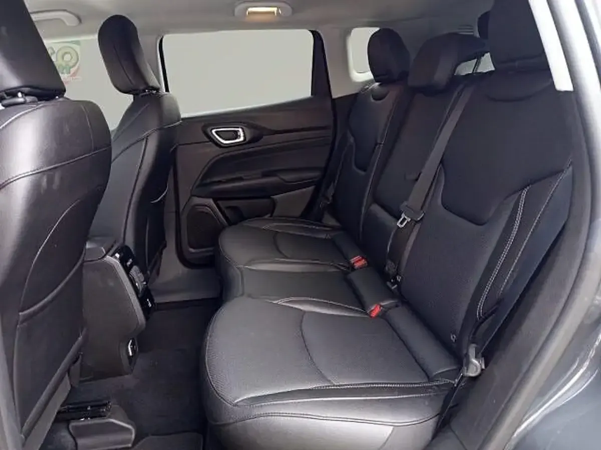 Usata Jeep Compass Summit 131 CV (96 kW) 2025 Nero SUV