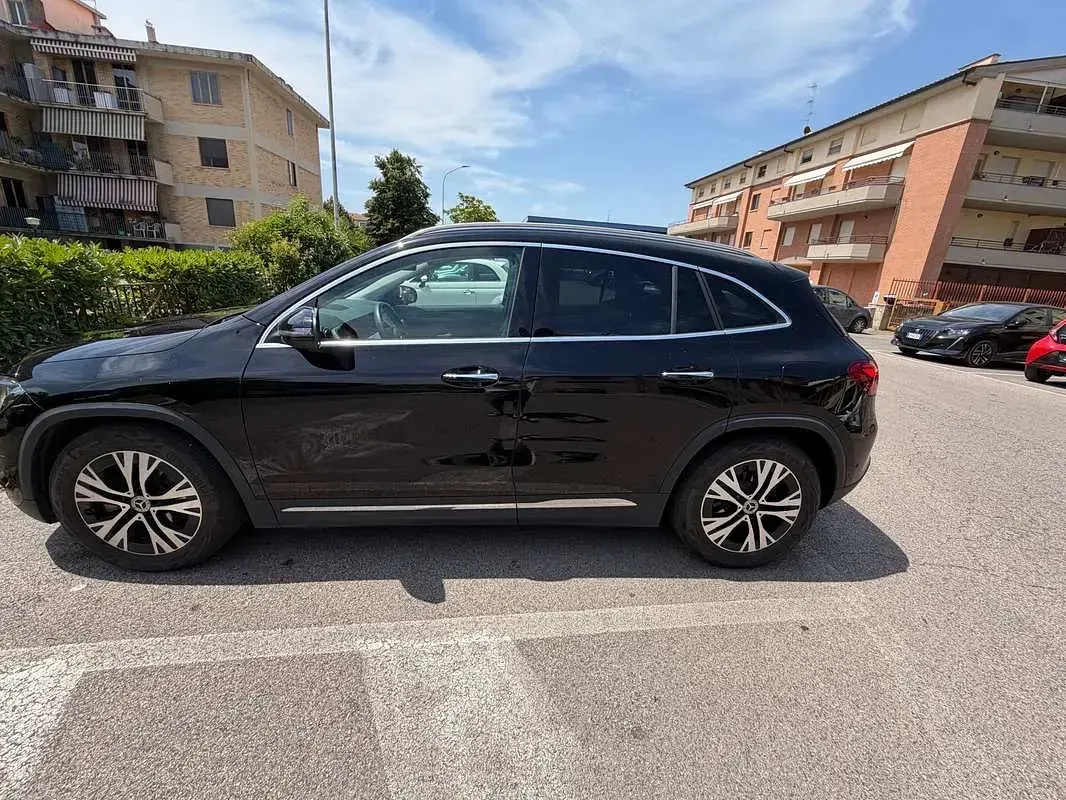 Usata Mercedes GLA200 Advanced Plus 150 CV (110 kW) 2023 Nero SUV