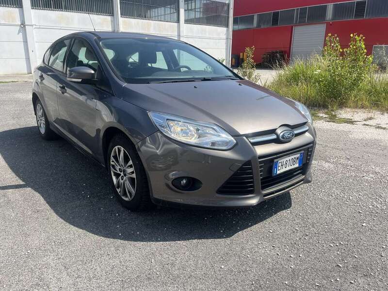 Other Usata 2011 Ford Focus Titanium Tre volumi | 6700 € (Buon prezzo) - Immagine 1/4