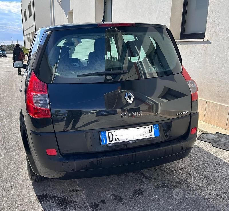 Usata Renault Scénic II 105 CV (77 kW) 2007 Monovolume