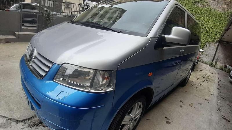 Usata VW Caravelle 174 CV (127 kW) 2005 Argento Furgone