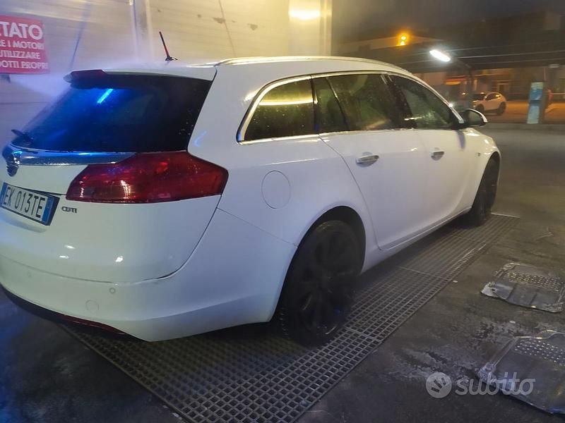 Usata Opel Insignia 2011 Bianco Station wagon