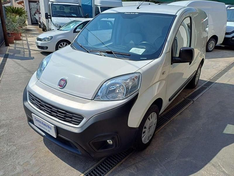 Bianco Usata 2018 Fiat Fiorino Monovolume | 7900 € (Ottimo prezzo) - Immagine 1/4