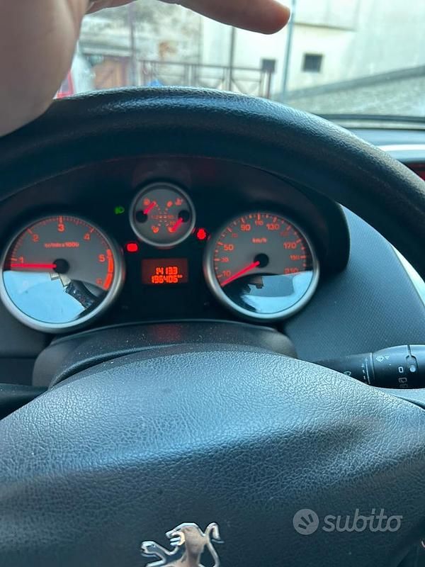 Gebraucht Peugeot 207 70 PS (51 kW) 2007 Grau Limousine