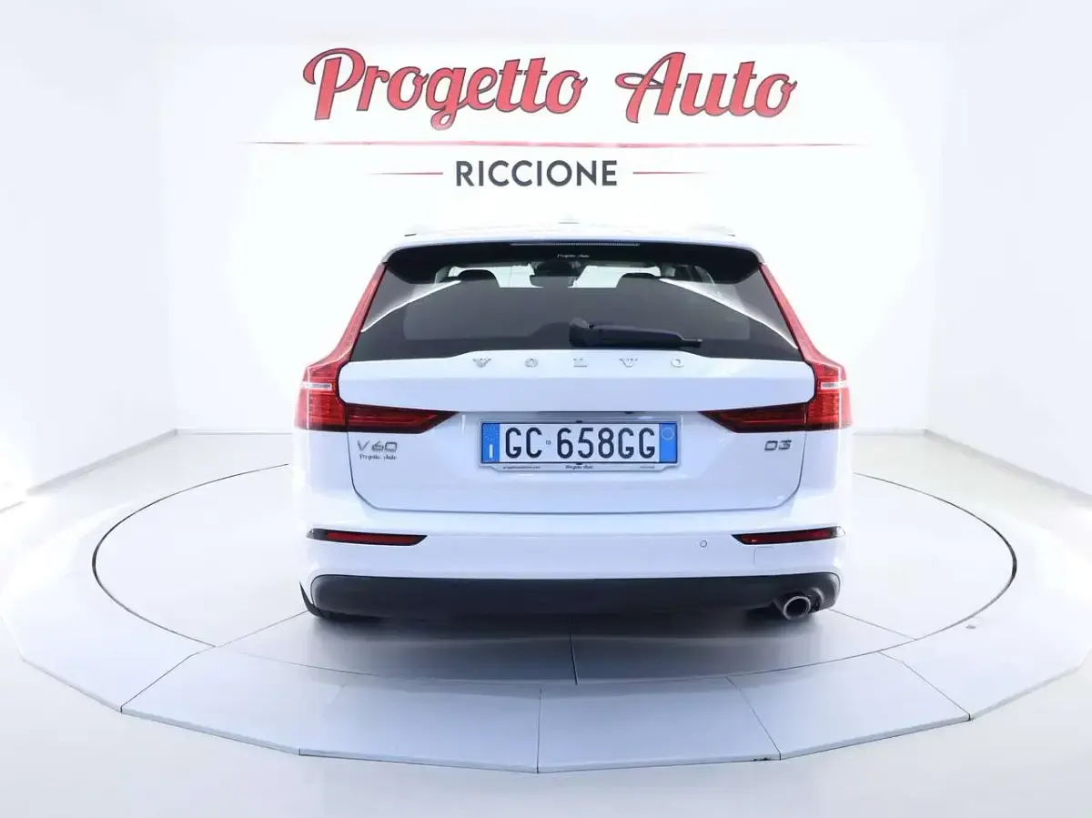 Usata Volvo V60 Business Edition 150 CV (110 kW) 2020 Bianco ghiaccio Station wagon