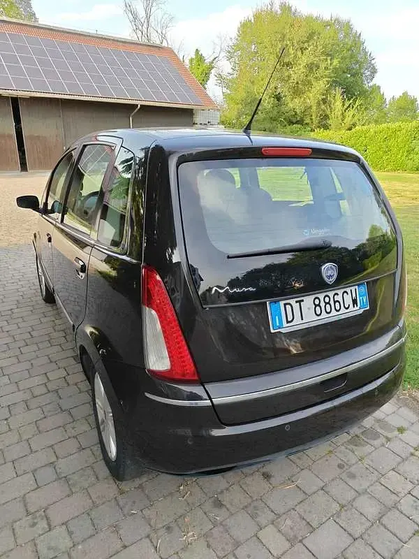 Usata Lancia Musa 95 CV (69 kW) 2009 Marrone Monovolume